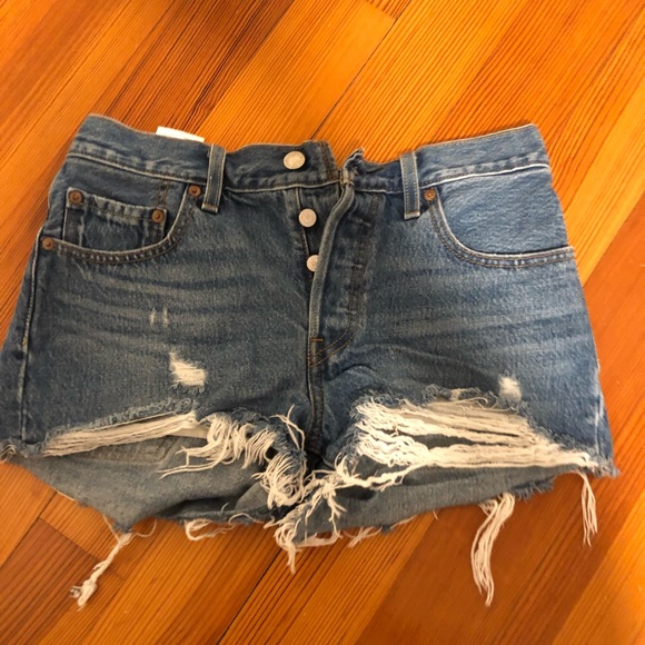 Levi’s 501 Denim Shorts - Picture 1 of 4